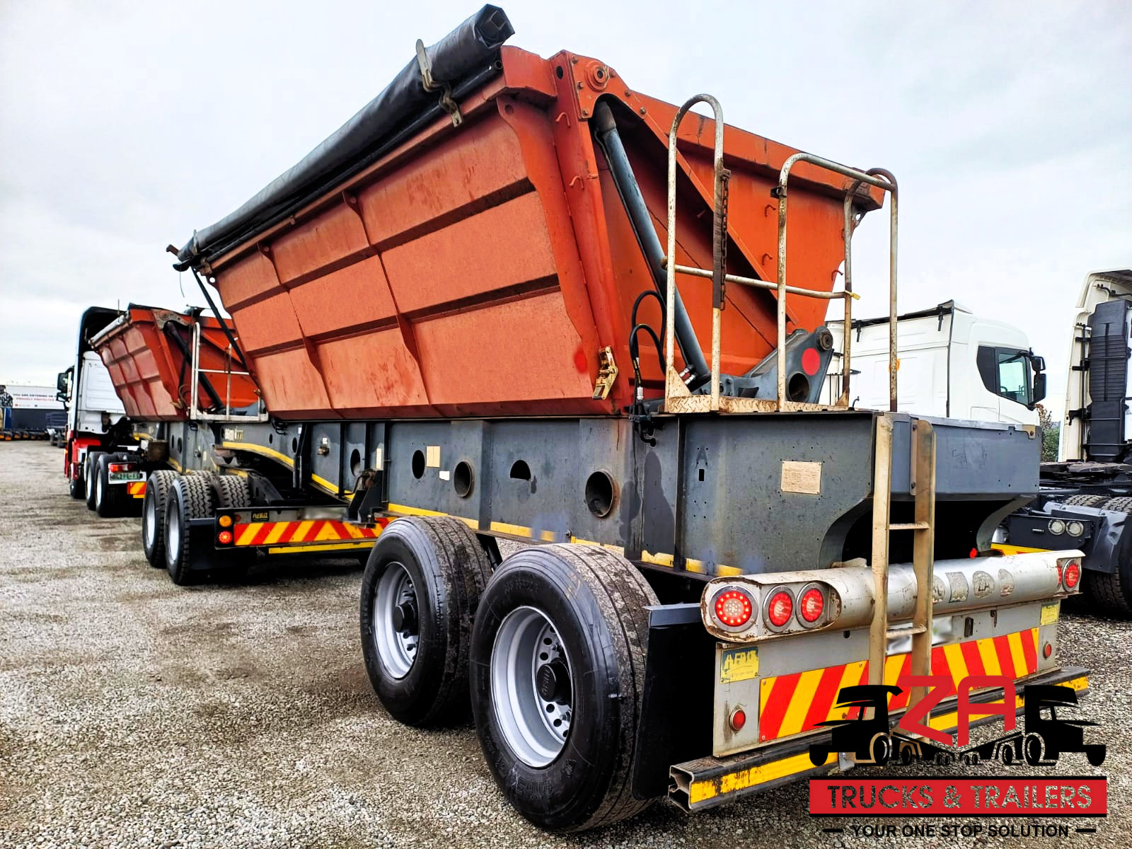 2013 AFRIT 25 CUBE SIDE TIPPER #53165